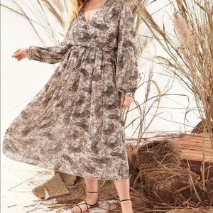 🛑S O L D🛑 Shein surplice necklantern sleeve paisley dress 14